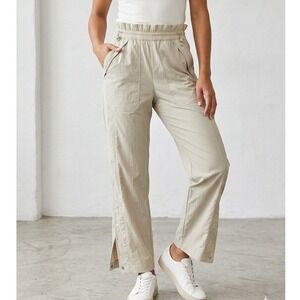 Athleta Headlands Hybrid Cargo Pants Khaki Tan Paperbag Waist Size 2